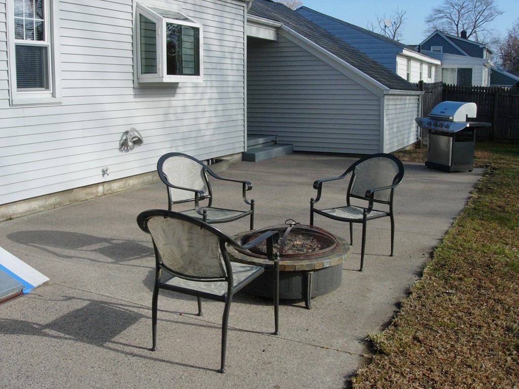 37 Sterling Road Agawam, MA 01001 - Photo 11 of 13 Gallery Image 11