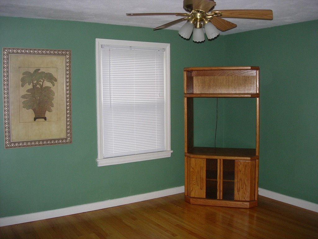 37 Sterling Road Agawam, MA 01001 - Photo 10 of 13 Gallery Image 10