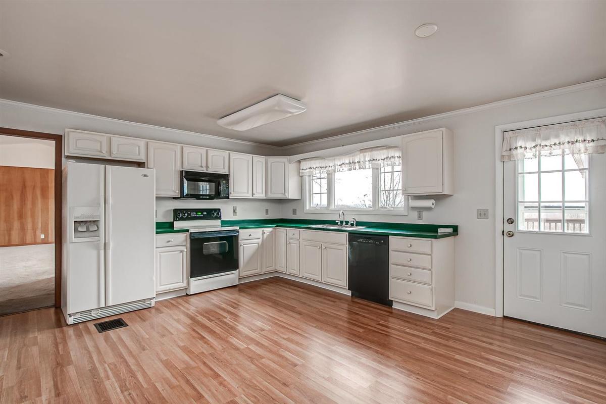 4579 Old Stage Road Kingsport, TN 37664 - Photo 14 of 33 14-Old Stage Tina-14