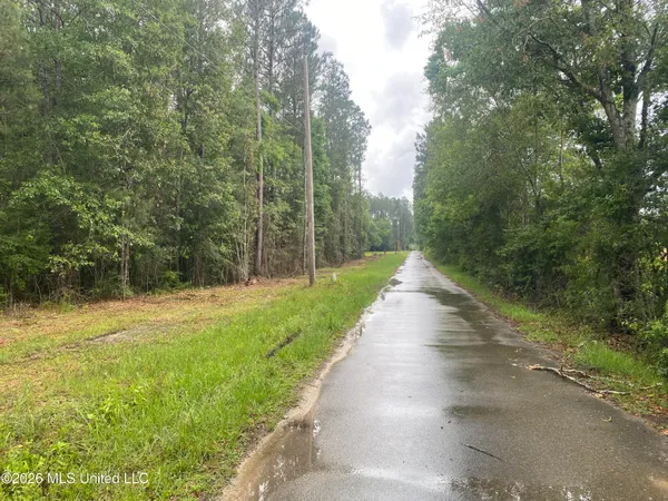 $81,700 | 21205 South Fork Road, Saucier, MS 39574