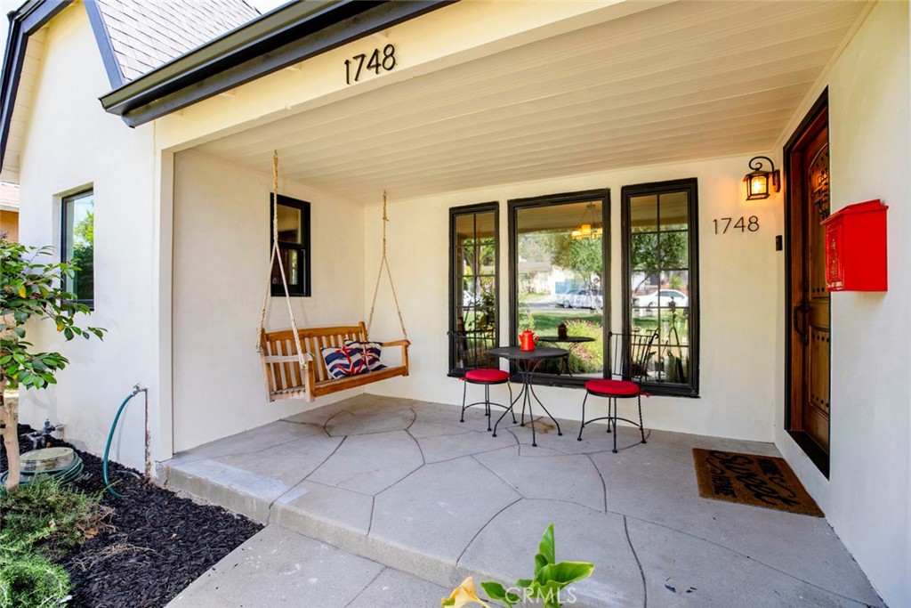 1748 Bel Aire Drive Glendale, CA 91201 - Photo 4 of 51