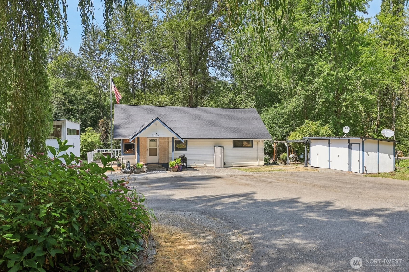 17209 West Riverside Drive Bothell, WA 98011 - Photo 2 of 40 Gallery Image 2