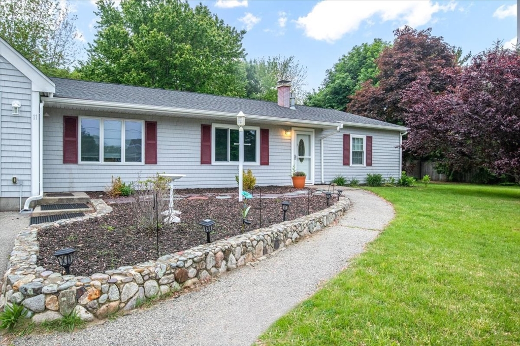 11 Pierce Road Marshfield, MA 02050 - Photo 3 of 37 Gallery Image 3