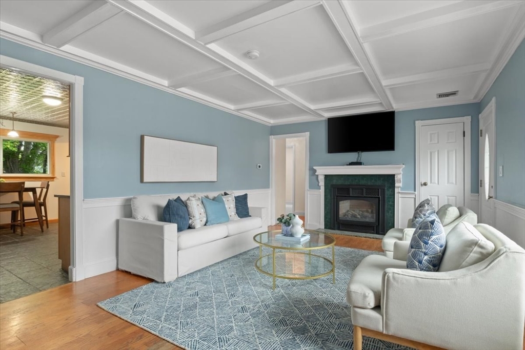 11 Pierce Road Marshfield, MA 02050 - Photo 5 of 37 Gallery Image 5