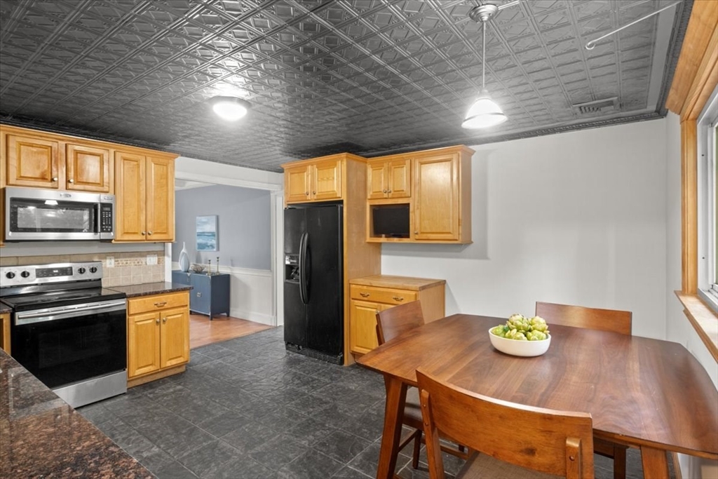 11 Pierce Road Marshfield, MA 02050 - Photo 7 of 37 Gallery Image 7