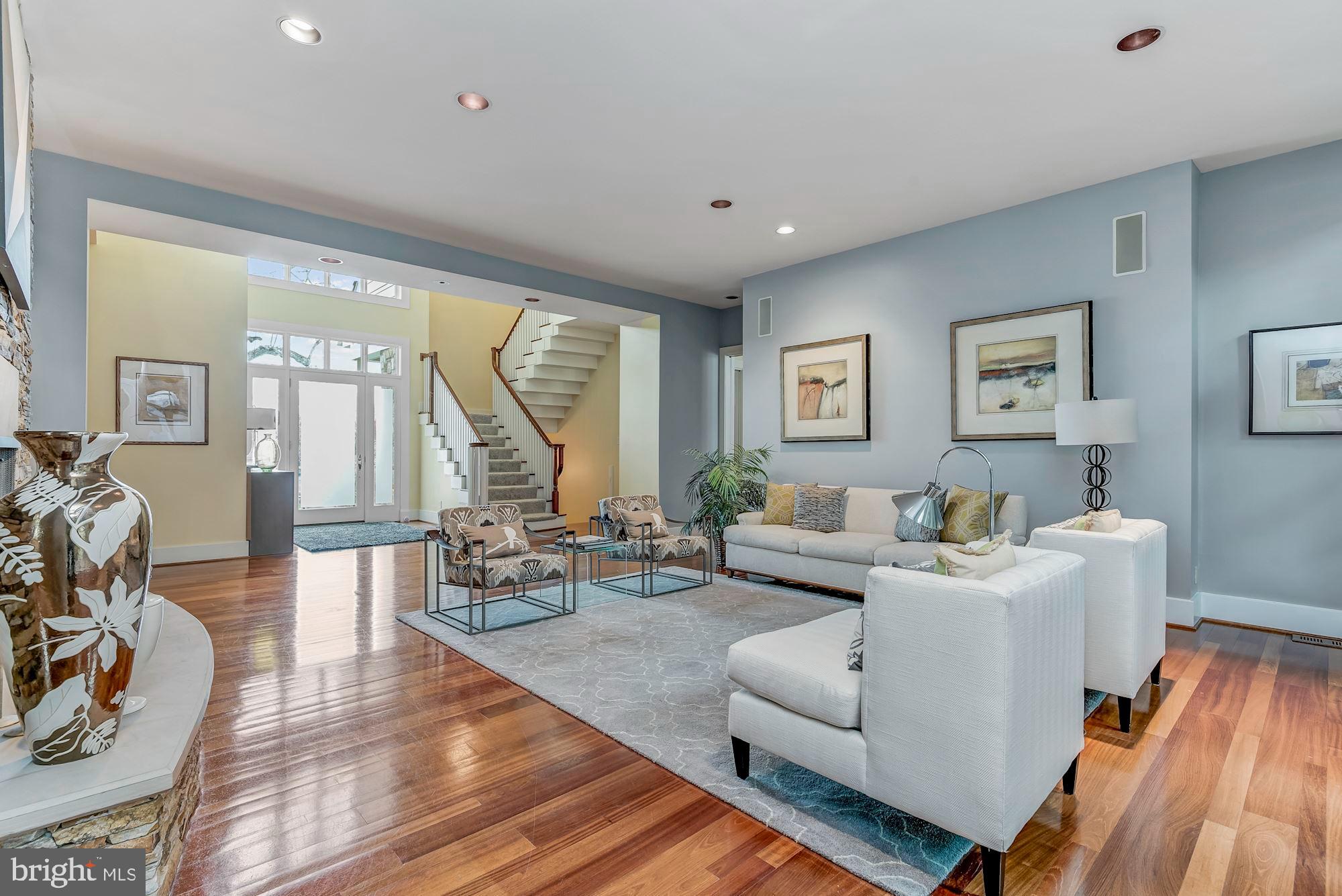11031 Gaither Farm Road Ellicott City, MD 21042 - Photo 8 of 63 Living Room