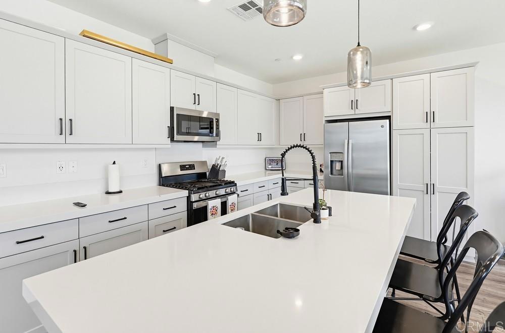1664 Whitmore Loop Chula Vista, CA 91913 - Photo 13 of 62