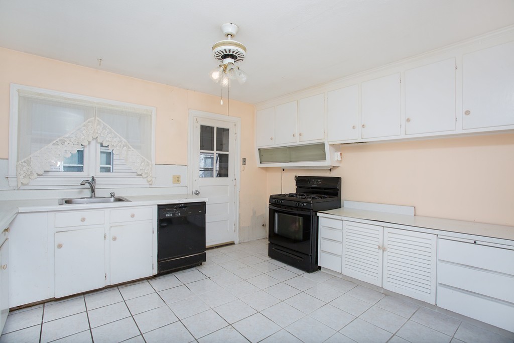 12 R Street Hull, MA 02045 - Photo 9 of 22 Gallery Image 9