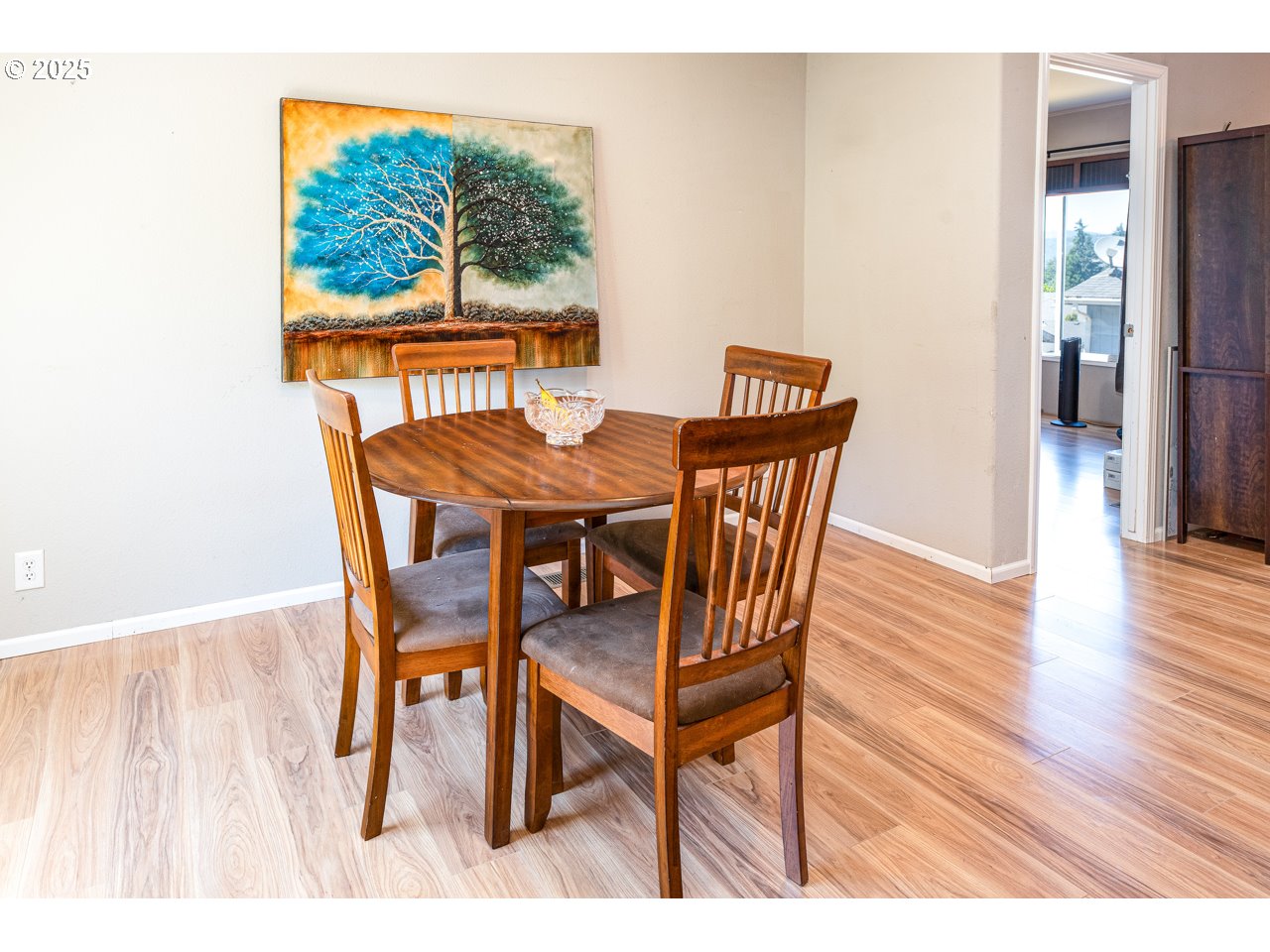466 South 71st Street Springfield, OR 97478 - Photo 16 of 33 a dining room with furniture and wooden floor
