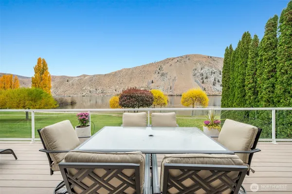 $1,095,000 | 345 Lake Front Drive, Orondo, WA 98843