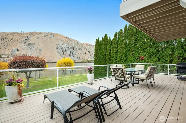 $1,095,000 | 345 Lake Front Drive, Orondo, WA 98843