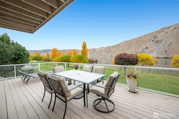 $1,095,000 | 345 Lake Front Drive, Orondo, WA 98843