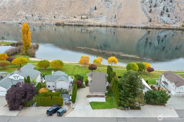 $1,095,000 | 345 Lake Front Drive, Orondo, WA 98843