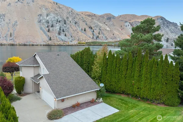 $1,095,000 | 345 Lake Front Drive, Orondo, WA 98843