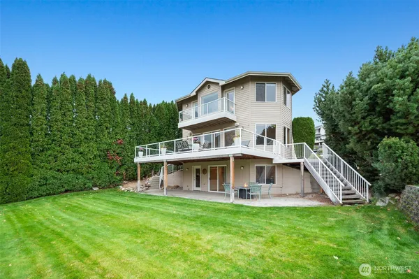 $1,095,000 | 345 Lake Front Drive, Orondo, WA 98843