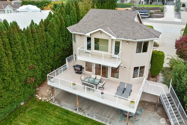 $1,095,000 | 345 Lake Front Drive, Orondo, WA 98843