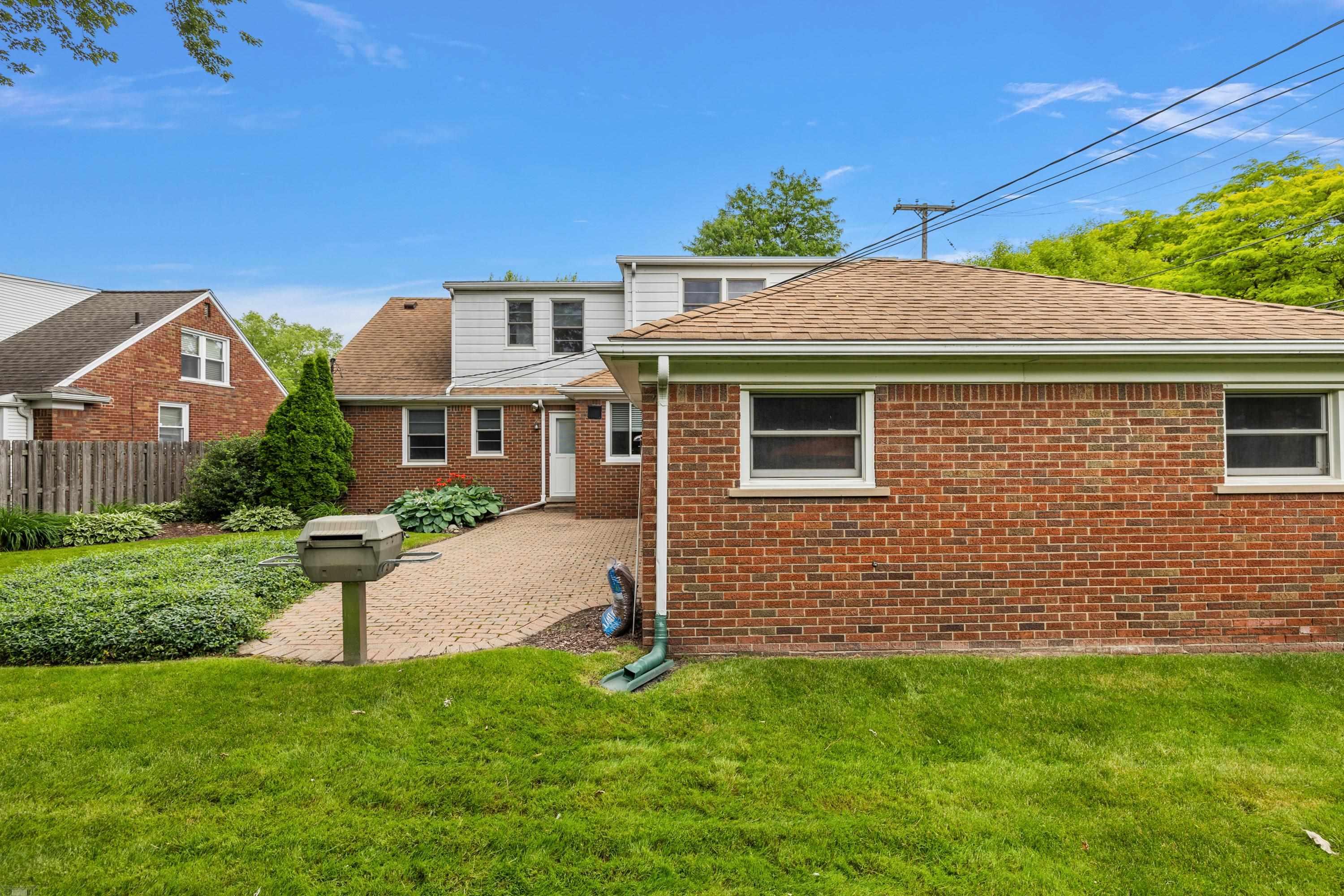 1437 Torrey Road Grosse Pointe Woods, MI 48236 - Photo 51 of 60