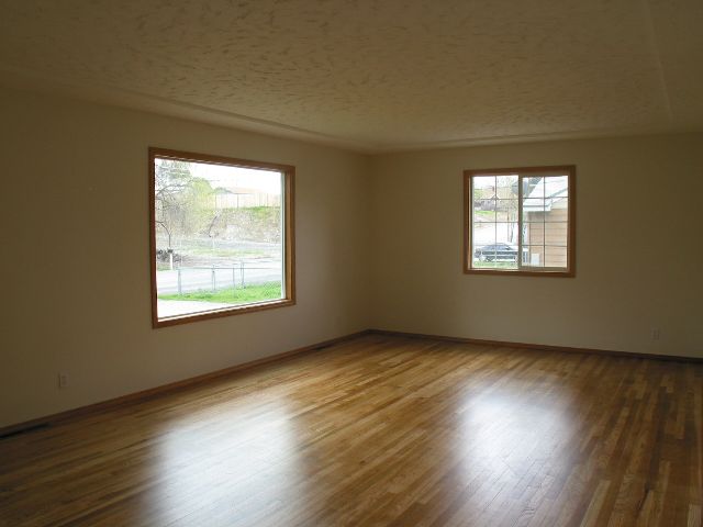 903 North Vista Road Spokane, WA 99212 - Photo 3 of 9