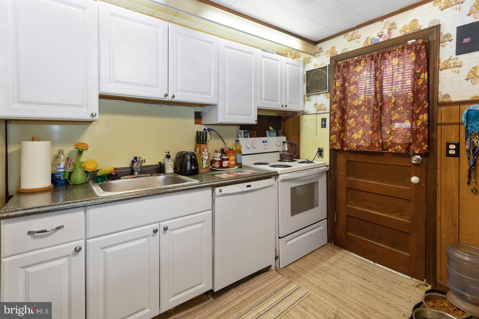 917 Kingsman Road Boothwyn, PA 19061 - Photo 13 of 35 Gallery Image 13