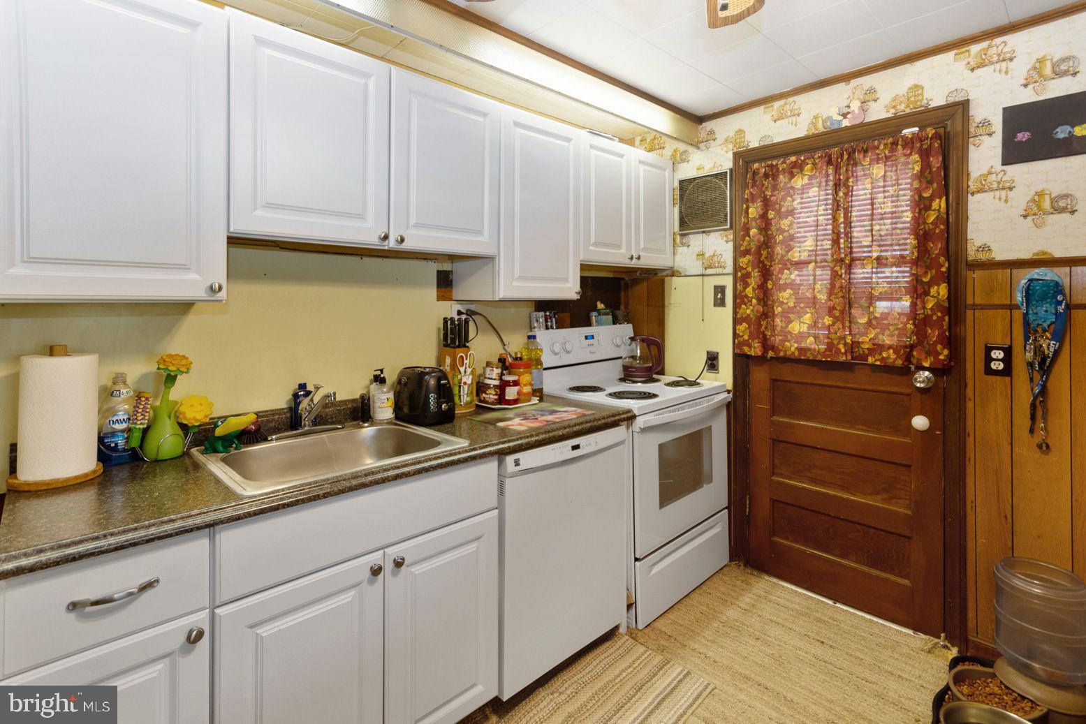 917 Kingsman Road Boothwyn, PA 19061 - Photo 15 of 35 Gallery Image 15