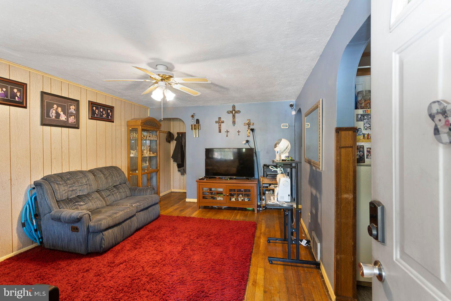 917 Kingsman Road Boothwyn, PA 19061 - Photo 7 of 35 Gallery Image 7