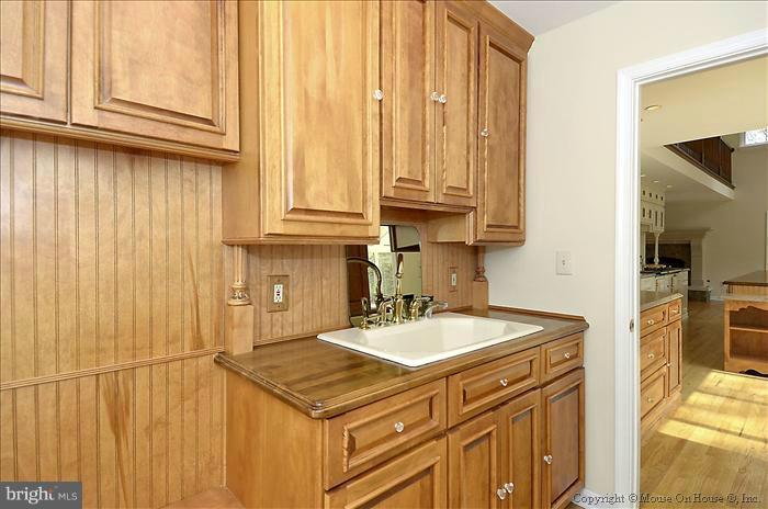 26601 Clarksburg Road Damascus, MD 20872 - Photo 14 of 30 Interior (General)