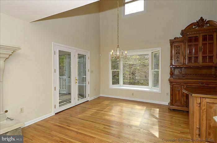 26601 Clarksburg Road Damascus, MD 20872 - Photo 17 of 30 Dining Room