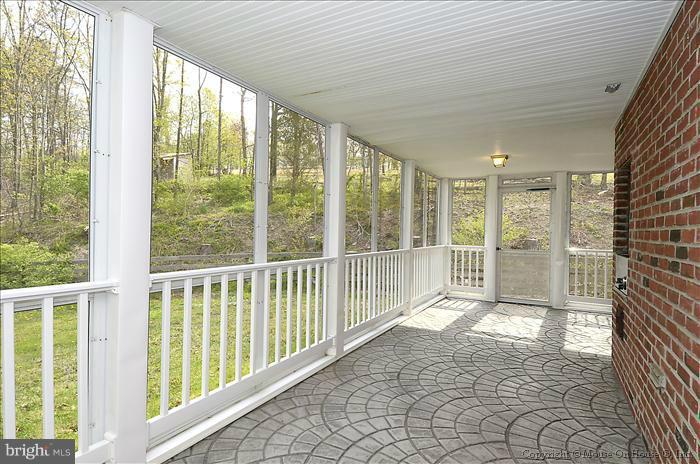 26601 Clarksburg Road Damascus, MD 20872 - Photo 21 of 30 Exterior (Front)