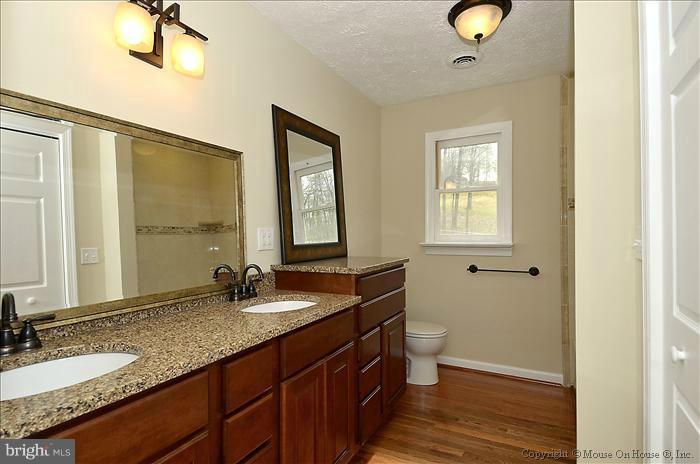 26601 Clarksburg Road Damascus, MD 20872 - Photo 8 of 30 Bath