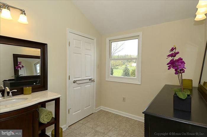 26601 Clarksburg Road Damascus, MD 20872 - Photo 9 of 30 Bedroom (Master)