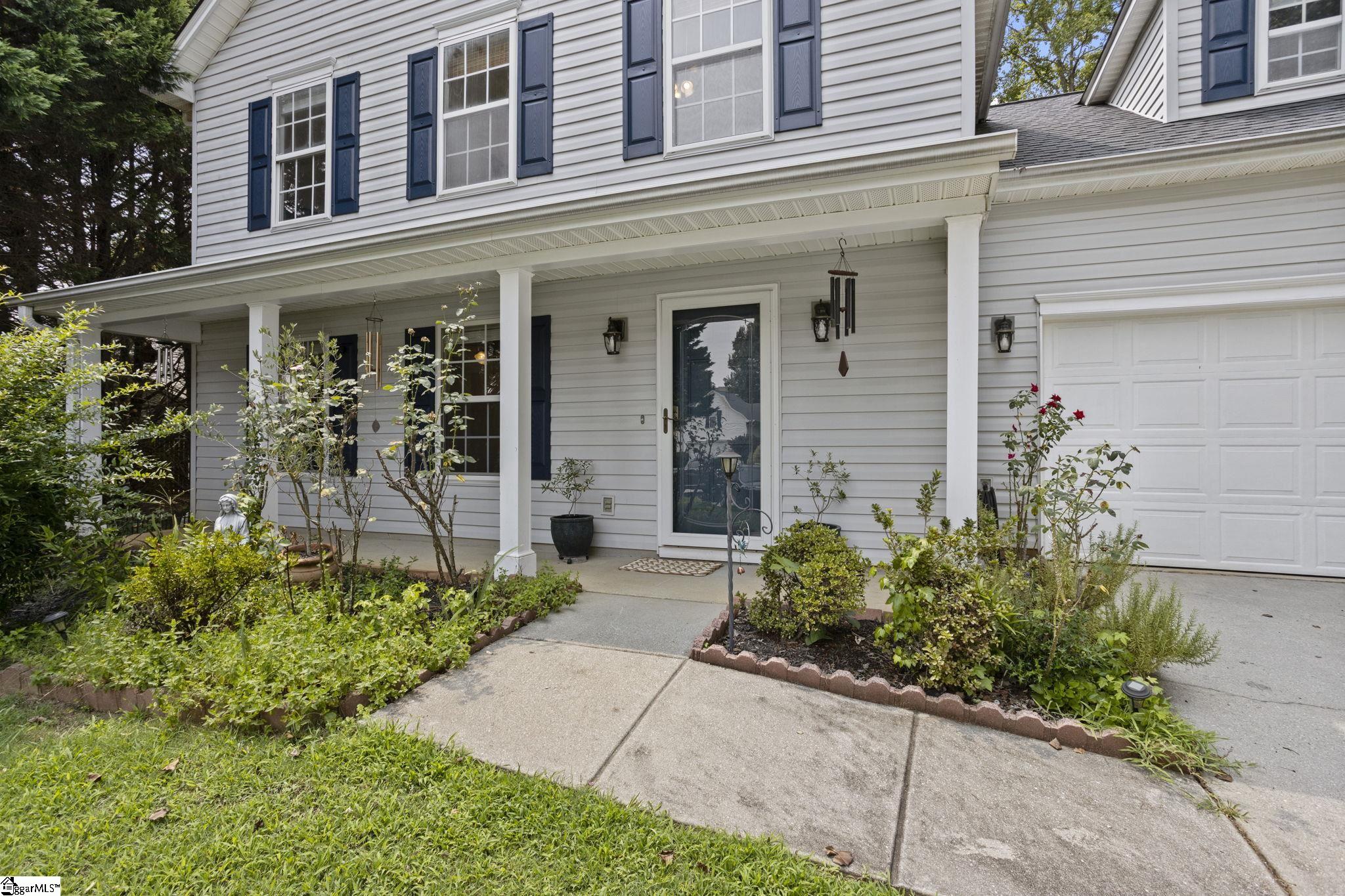 103 Raleigh Court Simpsonville, SC 29681 - Photo 2 of 29 Gallery Image 2
