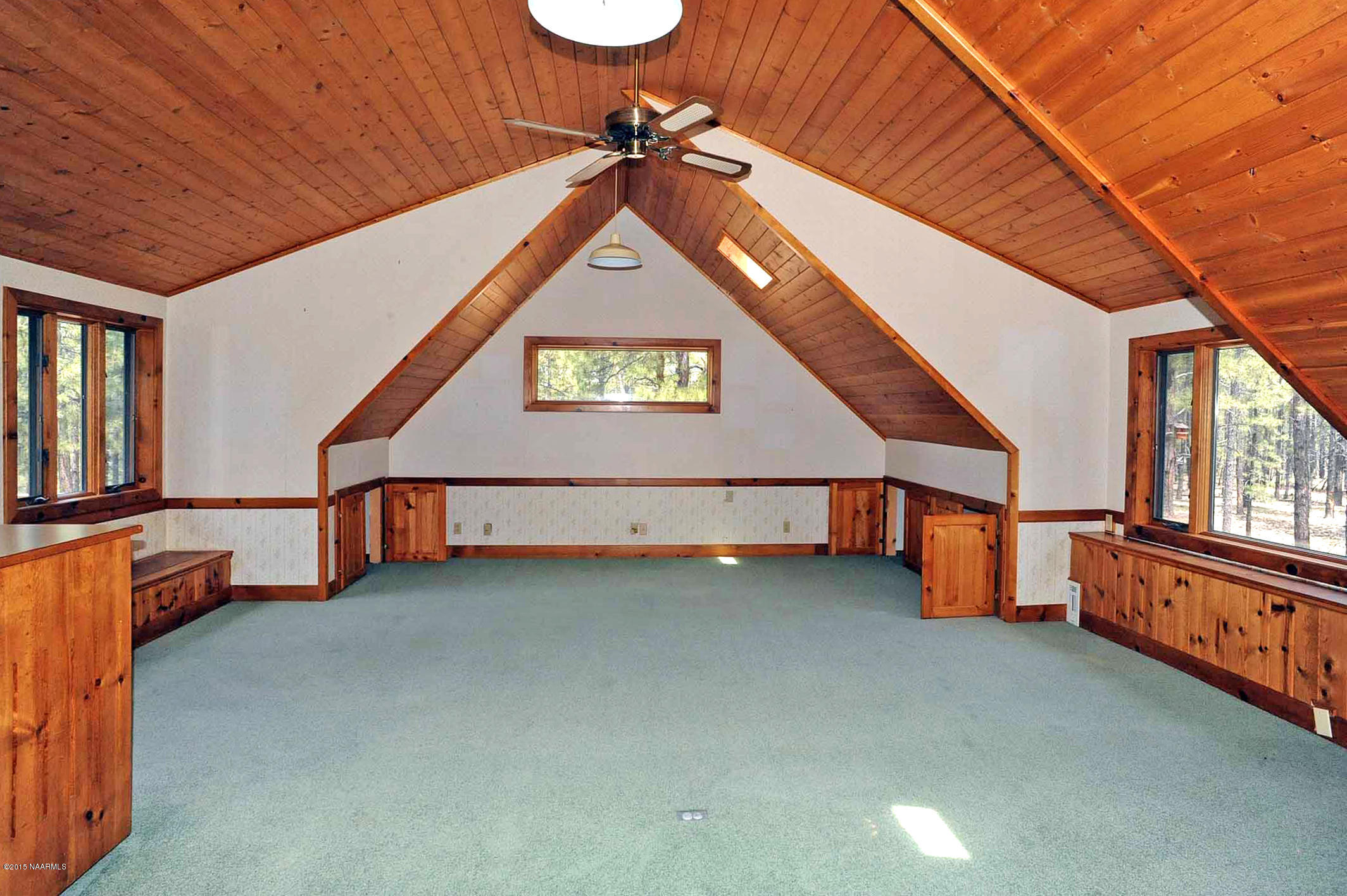 5803 Braeside Road Flagstaff, AZ 86005 - Photo 11 of 42 Family Room