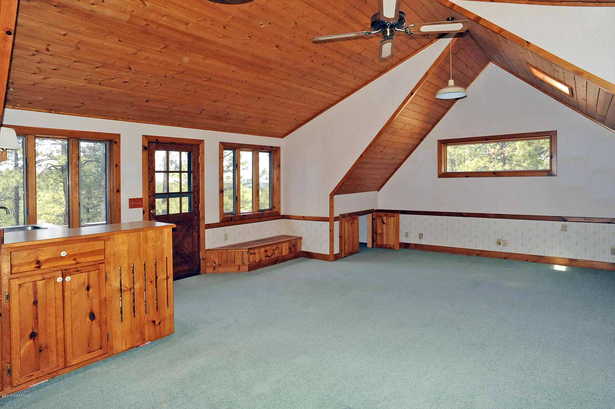 5803 Braeside Road Flagstaff, AZ 86005 - Photo 12 of 42 Family Room