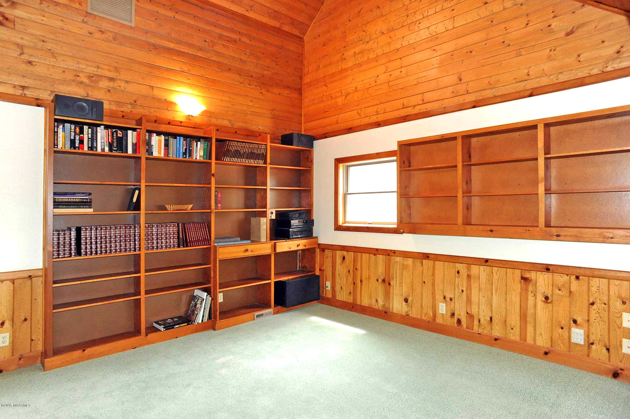 5803 Braeside Road Flagstaff, AZ 86005 - Photo 17 of 42 Library