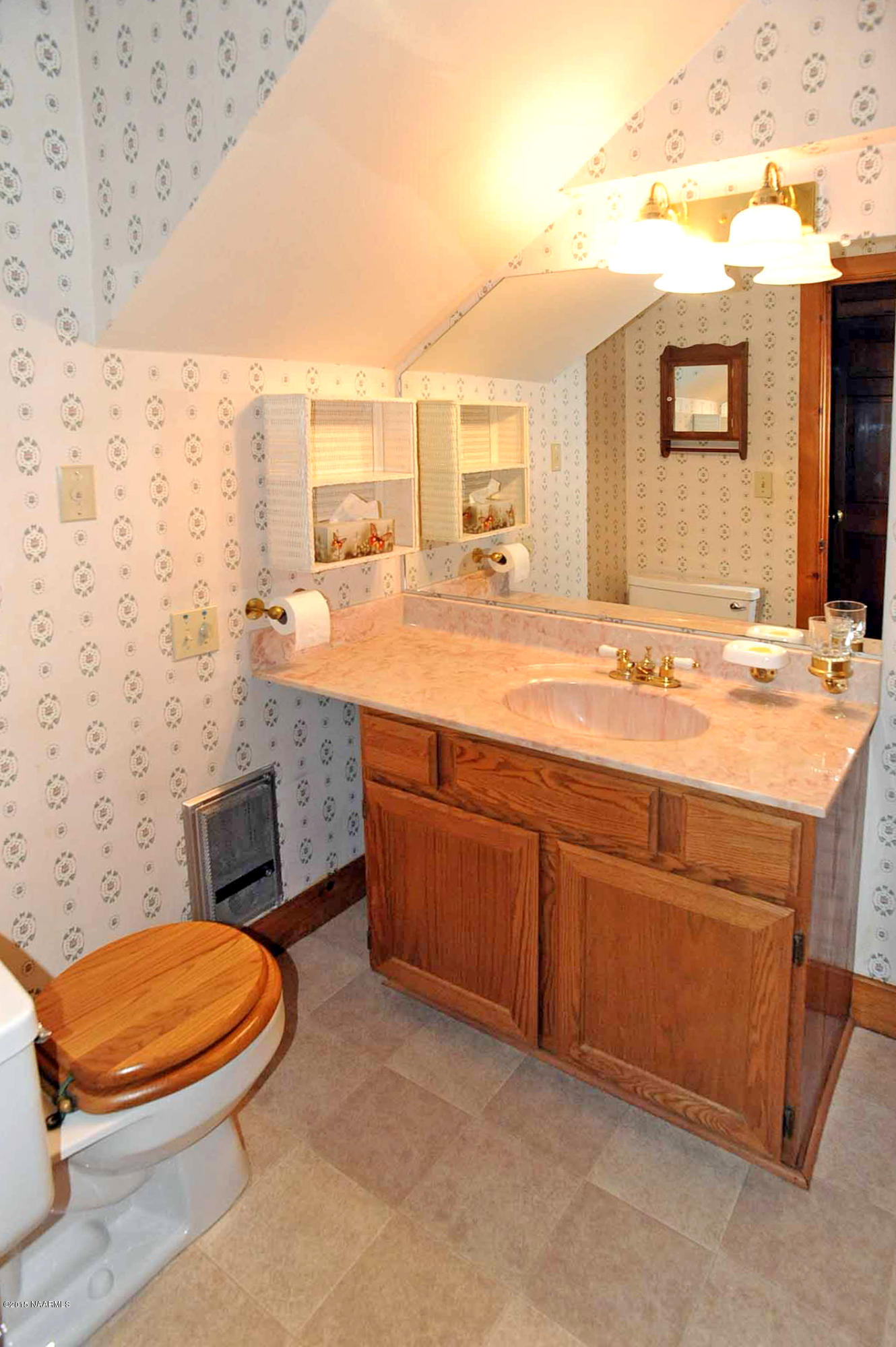 5803 Braeside Road Flagstaff, AZ 86005 - Photo 10 of 42 Bathroom