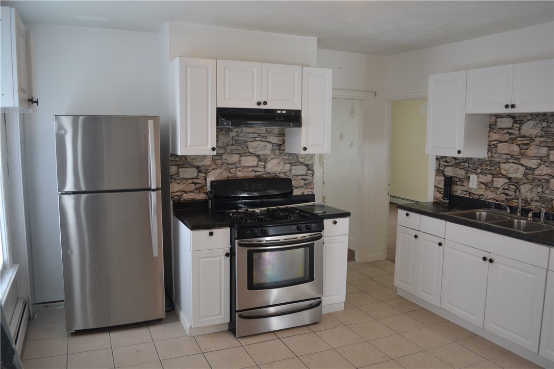 30 Hope Street Pawtucket, RI 02860 - Photo 5 of 23 2nd Floor