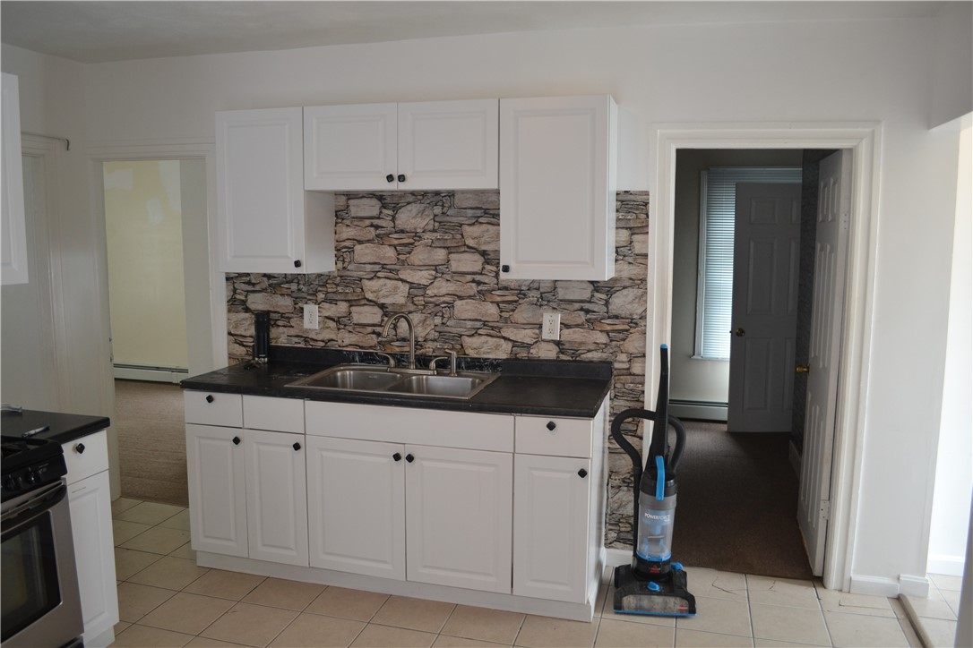 30 Hope Street Pawtucket, RI 02860 - Photo 6 of 23 2nd Floor