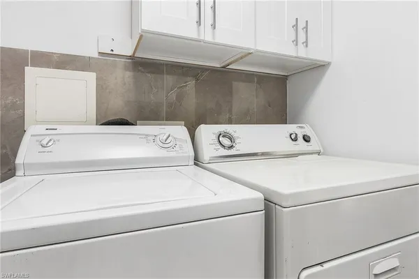 $2,400 | 620 Luisa Court, Unit 803, Naples, FL 34104