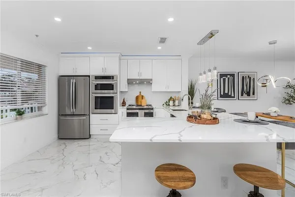 $2,400 | 620 Luisa Court, Unit 803, Naples, FL 34104