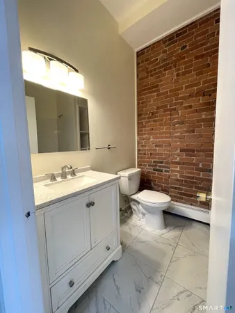 $1,950 | 32 Trumbull Street, Unit 2, New Haven, CT 06511