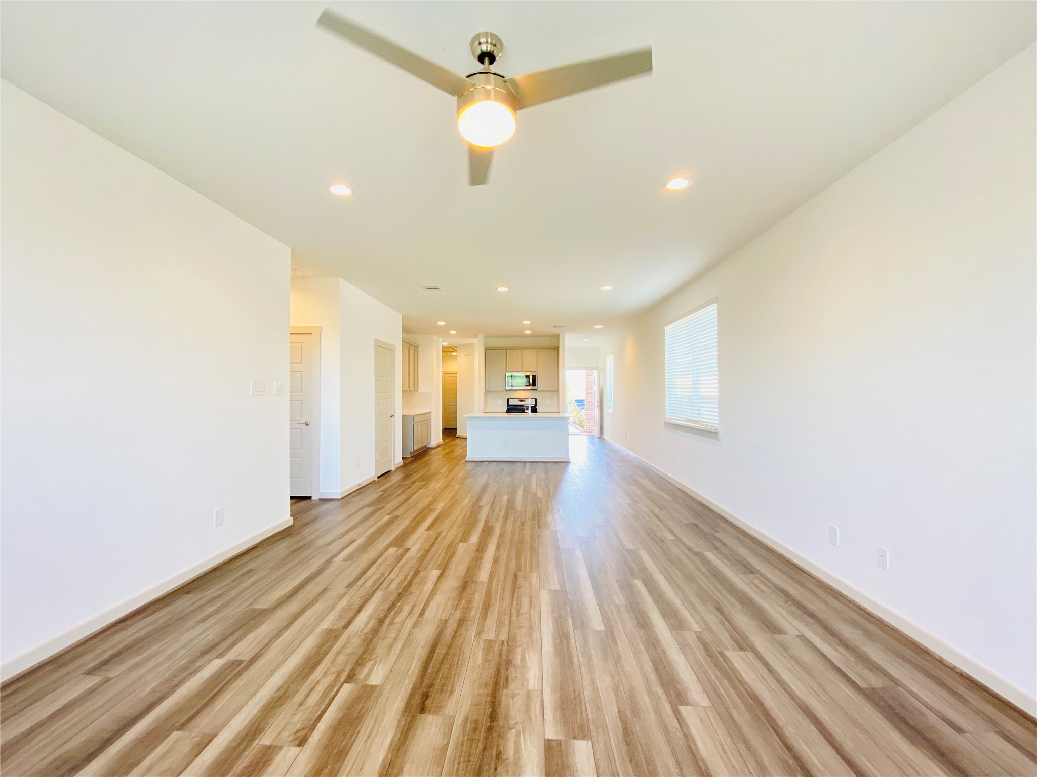 2811 White Summit Court Houston, TX 77047 - Photo 5 of 17