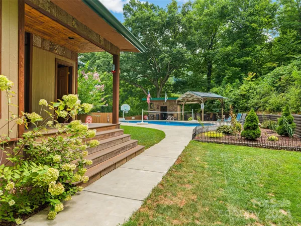 $899,000 | 80 Austins Trail, Canton, NC 28716