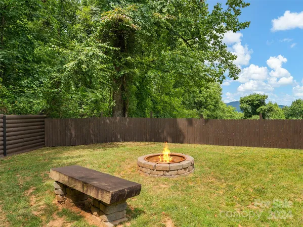 $899,000 | 80 Austins Trail, Canton, NC 28716