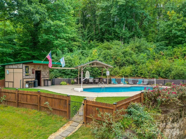 $899,000 | 80 Austins Trail, Canton, NC 28716