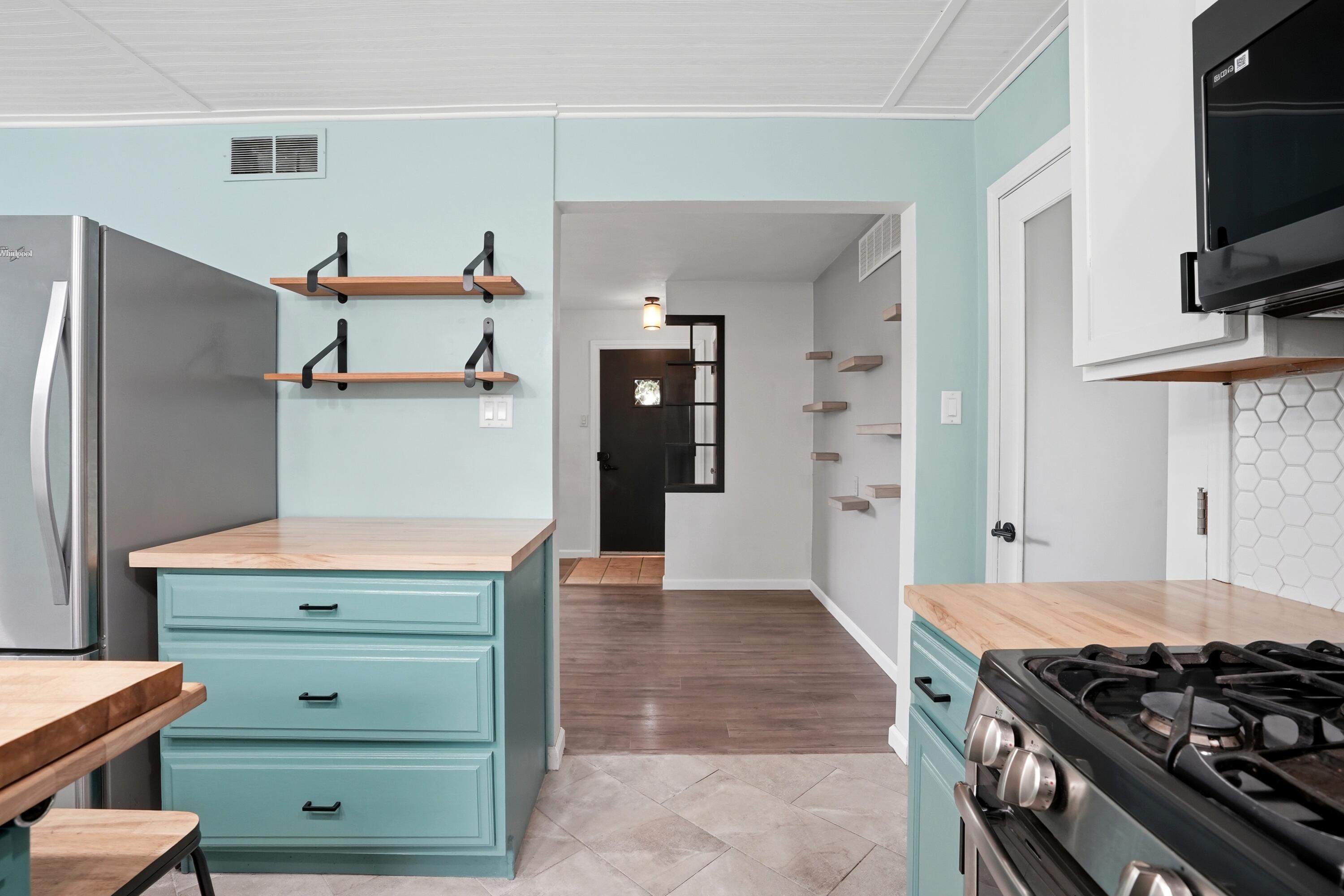 5237 Stone Avenue Portage, IN 46368 - Photo 10 of 42 3000x2000