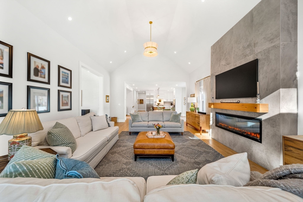 265 Weston Road Wellesley, MA 02482 - Photo 14 of 42