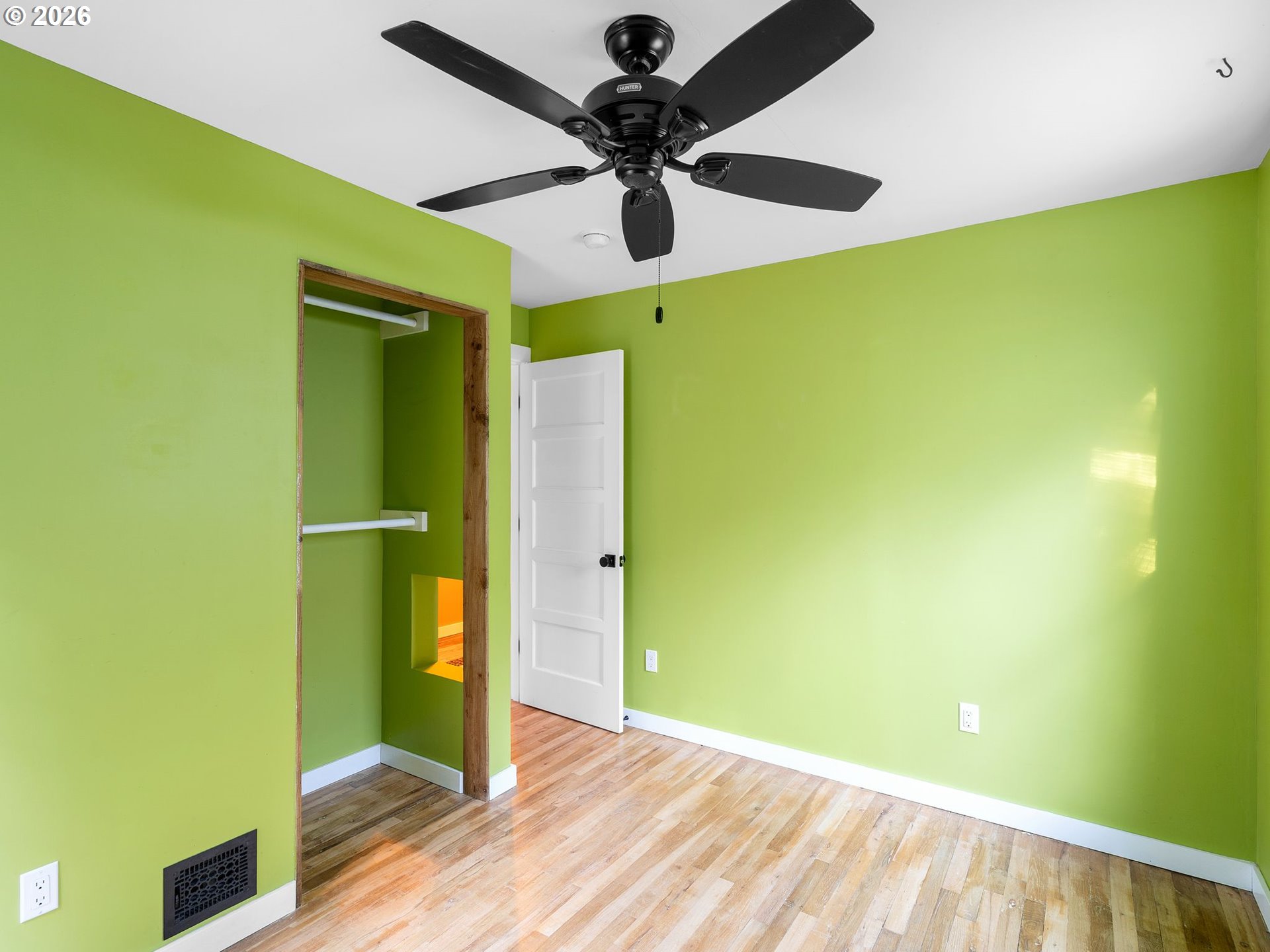 9208 Southwest 44th Avenue Portland, OR 97219 - Photo 11 of 28