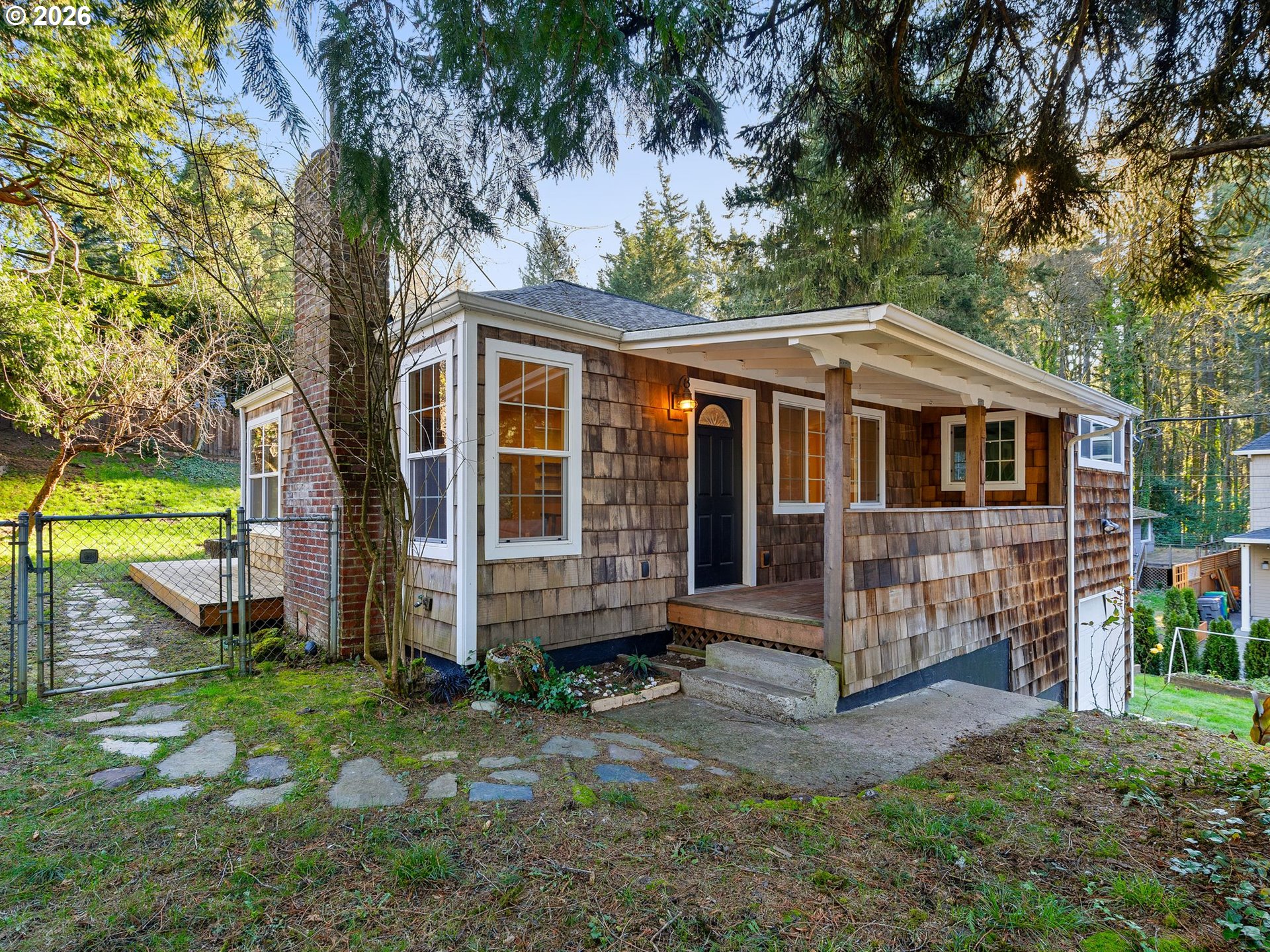 9208 Southwest 44th Avenue Portland, OR 97219 - Photo 24 of 28