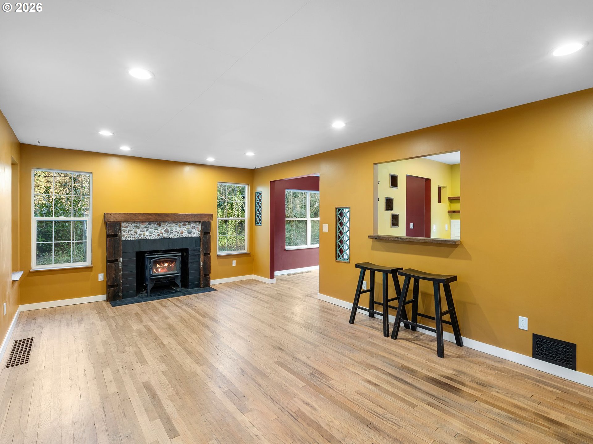 9208 Southwest 44th Avenue Portland, OR 97219 - Photo 4 of 28