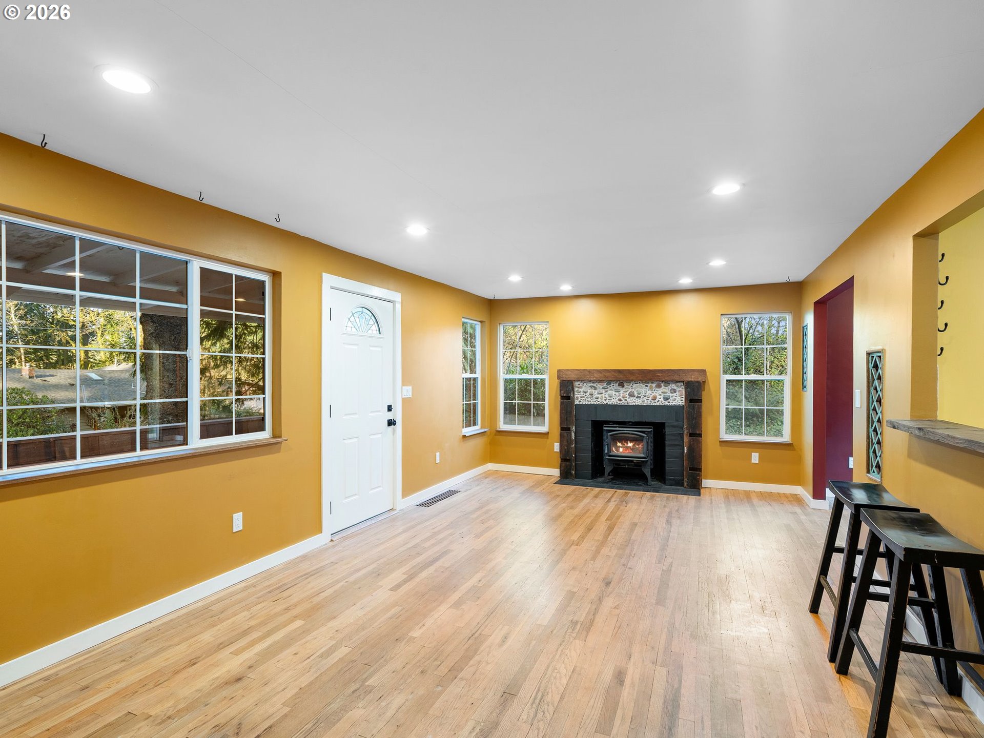 9208 Southwest 44th Avenue Portland, OR 97219 - Photo 5 of 28